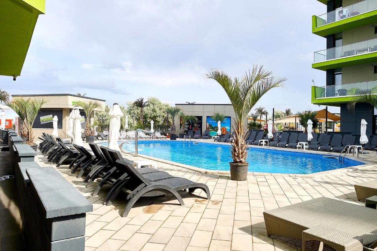 Berlin Luxury Apartment Spa N Pool Beach Resort Năvodari Kültér fotó